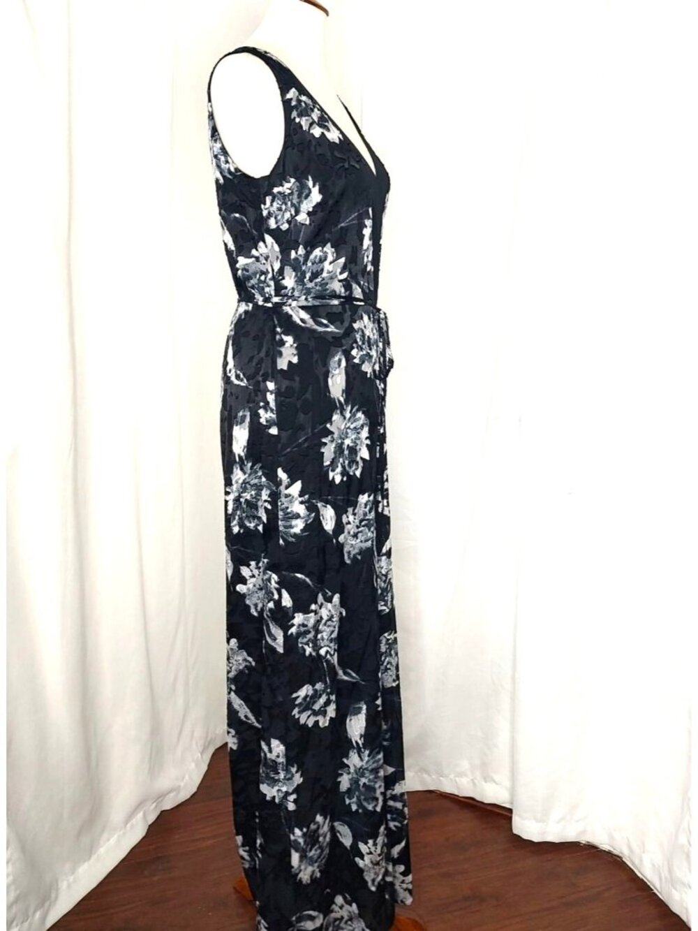 WHBM White House Black Market Avery Floral Black Burnout Jumpsuit 6 - Picture 10 of 11